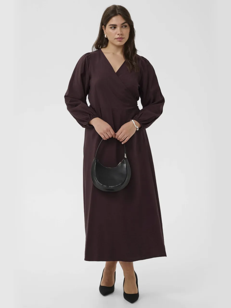 Kaffe Curve viscose maxi wikkeljurk Plus Size - donkerbruin