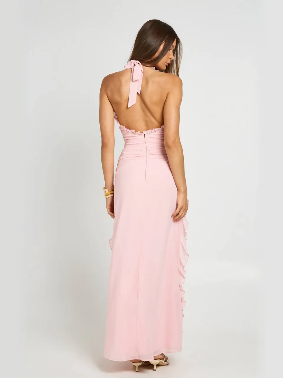 boohoo Dames Chiffon Maxi Jurk Met Ruches Detail En Halternek stoffig roze, foto 3