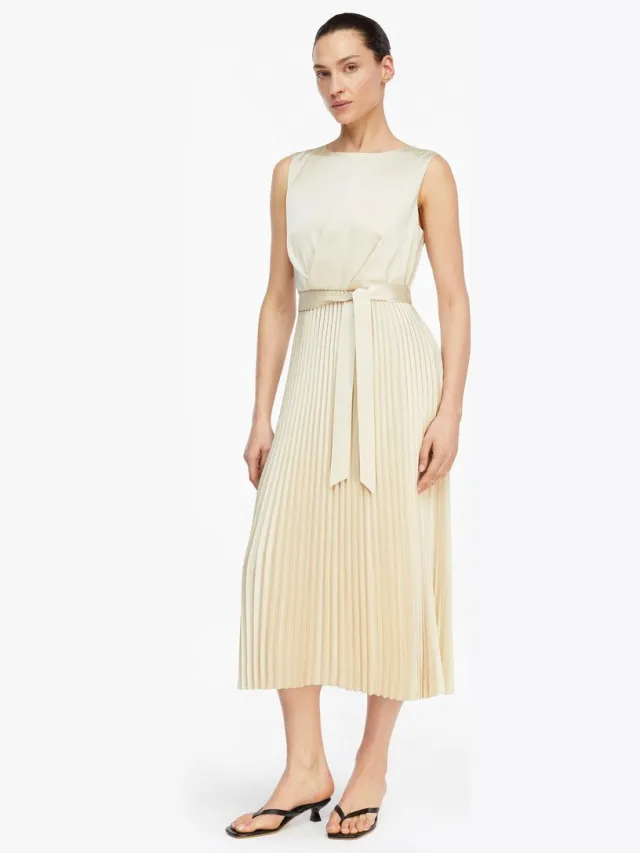 Comma female - Satijnen jurk met geplooide rok beige