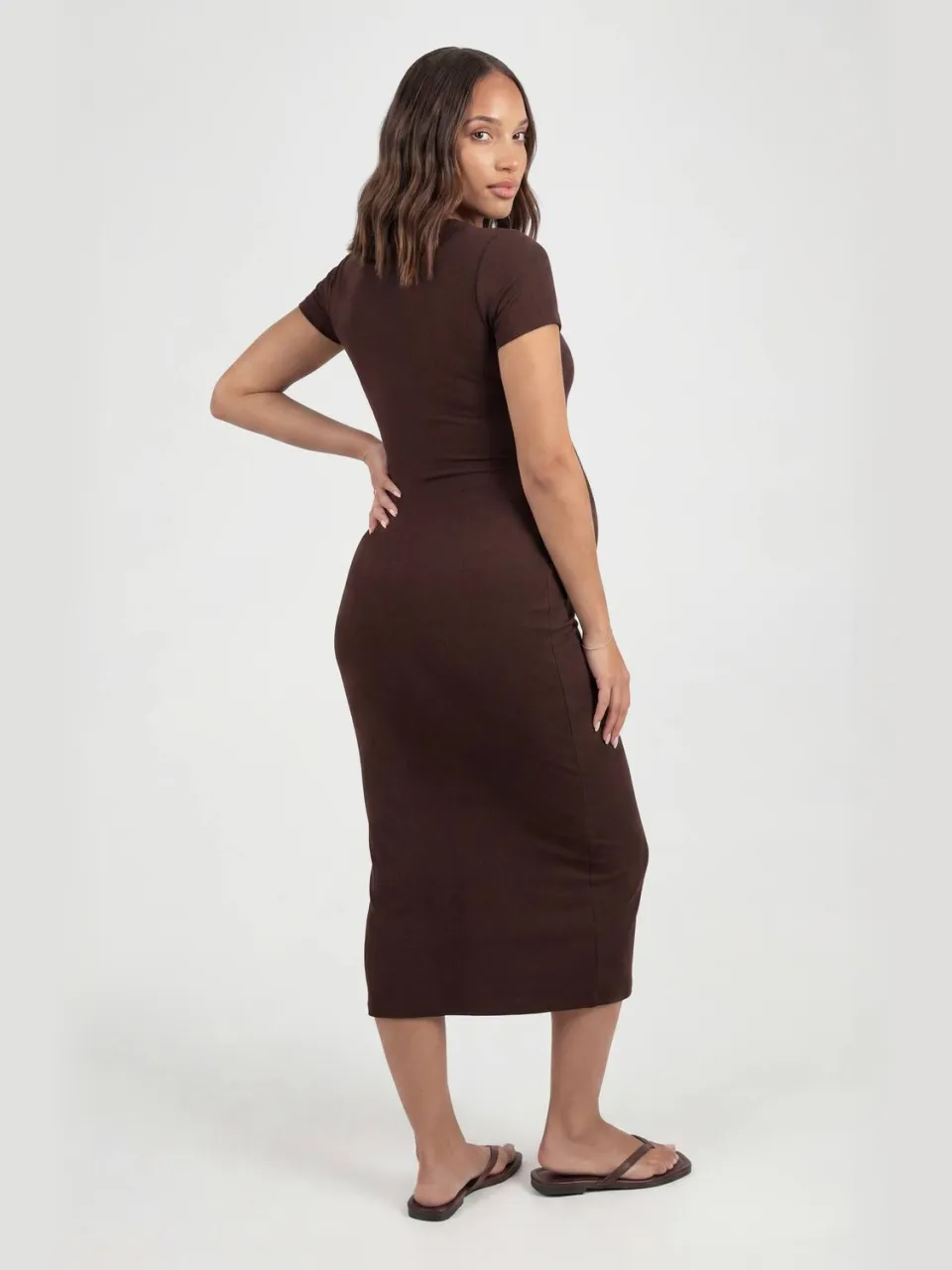 boohoo Dames Zwangerschaps Super Zachte Korte Mouw Midaxi Jurk chocoladebruin, foto 4