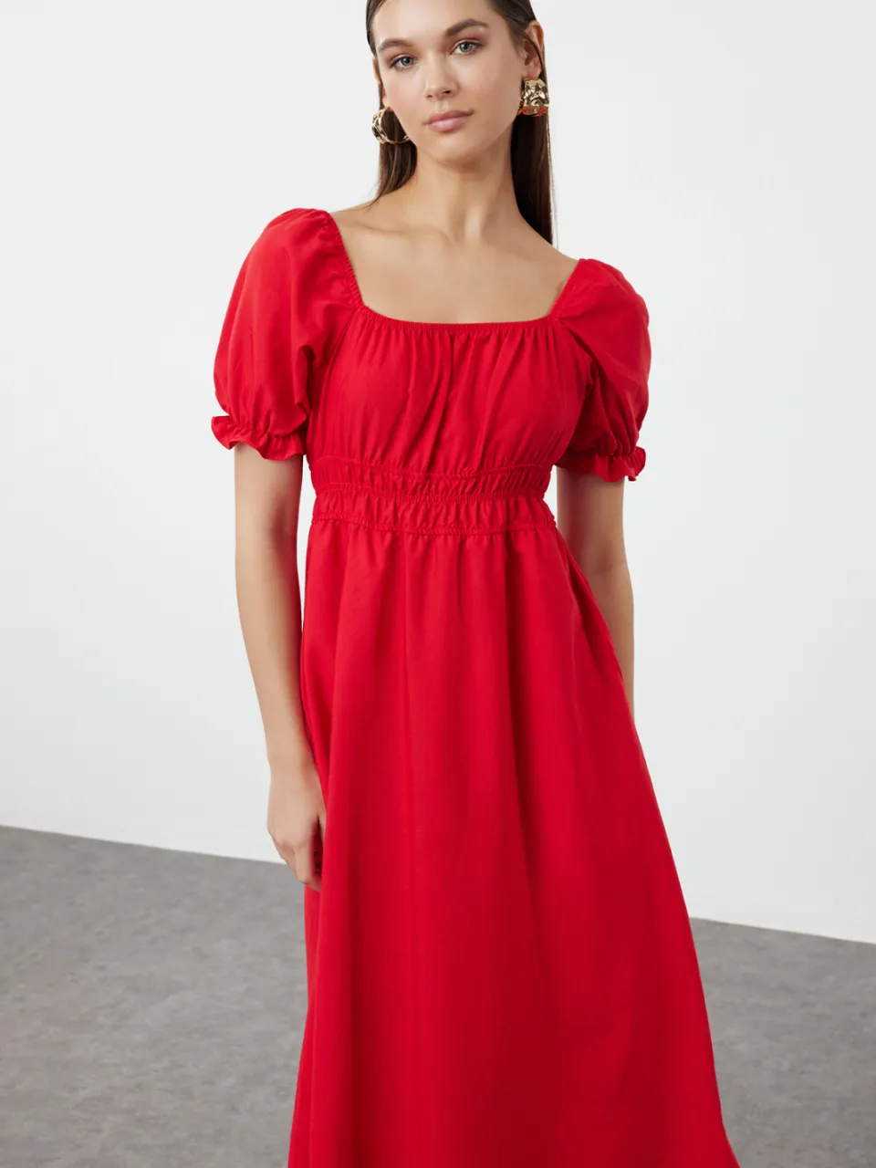 Trendyol TRENDYOLMİLLA Dames Rood Effen Midi Kort Casual Skater Jurken, foto 2