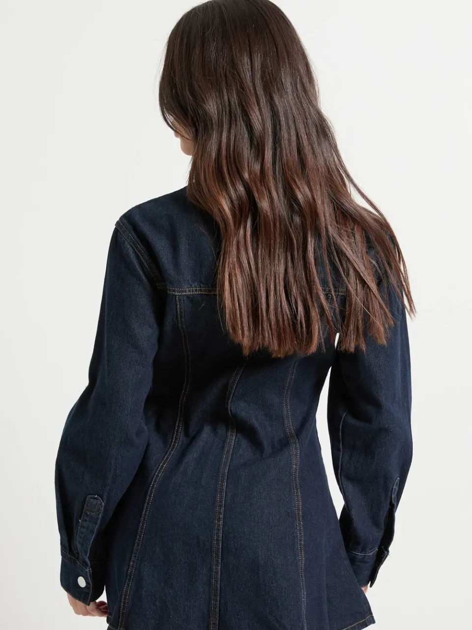 boohoo Dames Petite lange mouwen denimjurk met getailleerde taille, foto 2