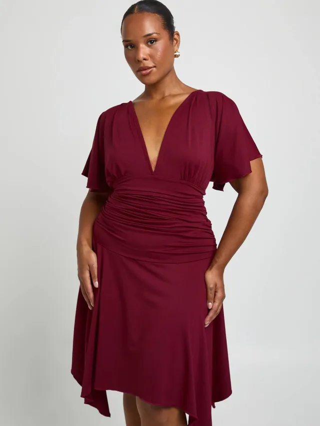 boohoo Dames Plus Super Zachte Midi-jurk Met Engelenmouwen En Gerimpelde Taille Bordeaux Rood
