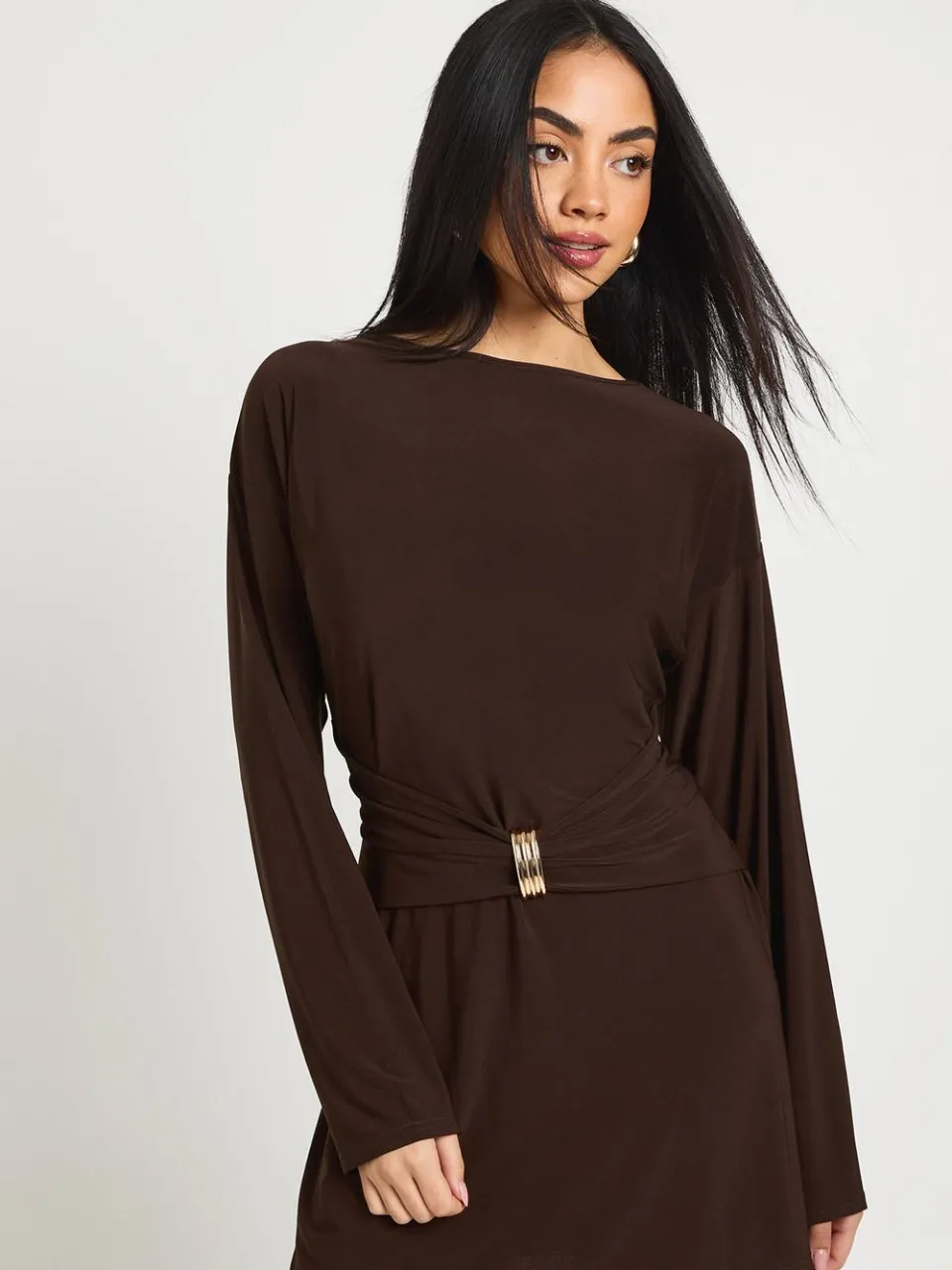 boohoo Dames Slinky Lange Mouwen Jurk Met Gouden Afwerking, foto 3