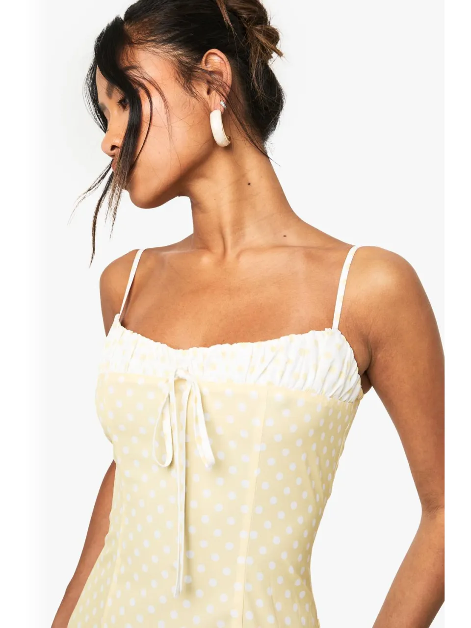 boohoo Dames Contrast Polka Dot Mini Jurk citroen, foto 4