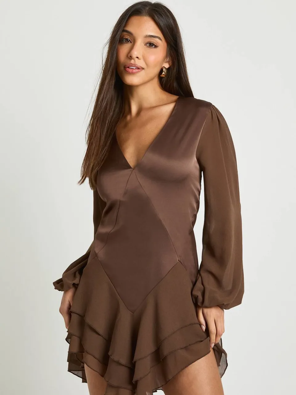 boohoo Dames Chiffon Mix Gepanelde Smockjurk chocoladebruin, foto 2