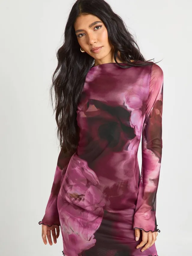 boohoo Dames Tall Grote Bloemenprint Mesh Wijduitlopende Mouw Mini Jurk Bordeaux Rood
