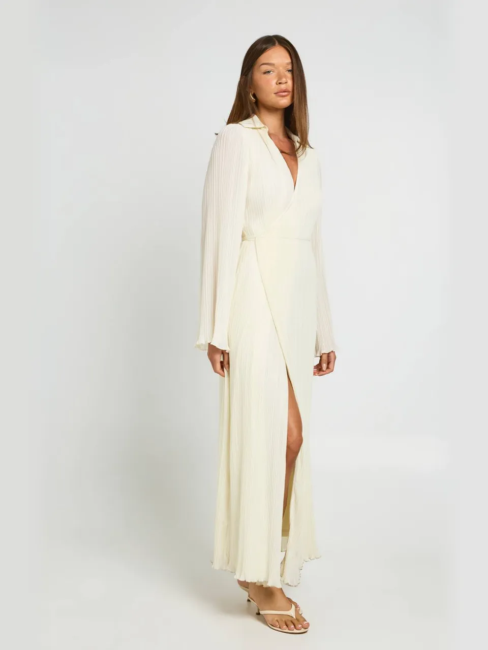 boohoo Dames Premium Plisse Wikkel Maxi Jurk crème, foto 3