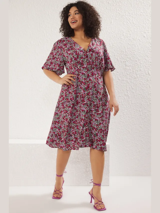Trendyol Curve Dames Meerkleurig Bloemen Midi Kort Casual Blousejurk Grote maten Jurk Veelkleurig