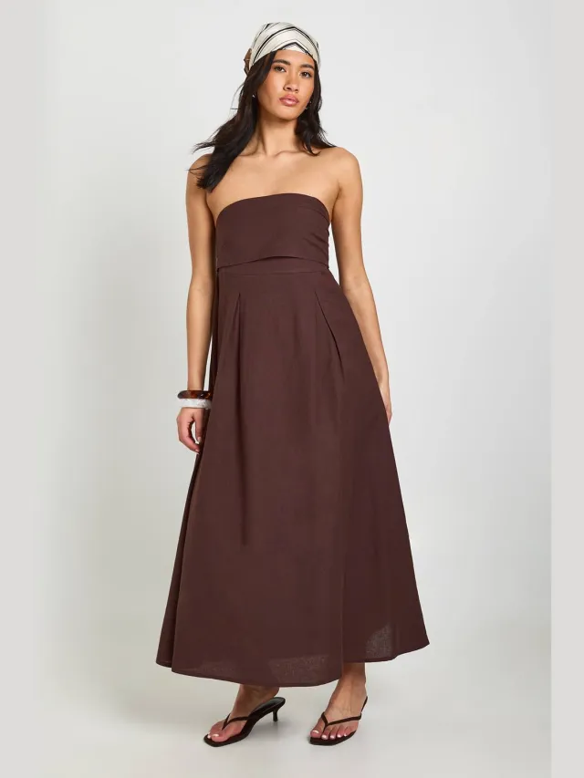 boohoo Dames Linnen Bandeau Jurk Met Gesmockte Rug Midaxi Lengte Chocoladebruin