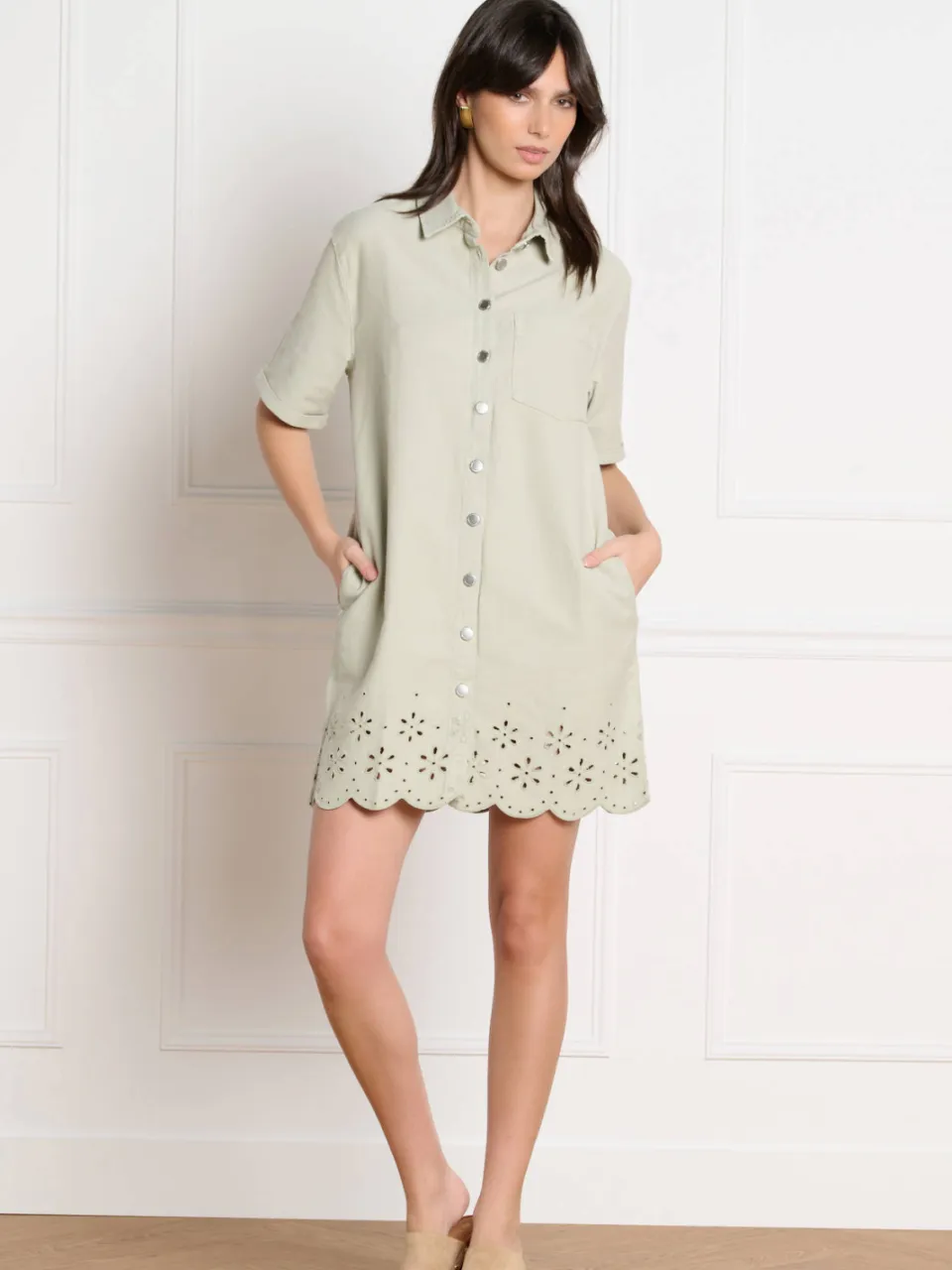 LOLALIZA blousejurk broderie lichtgroen, foto 5