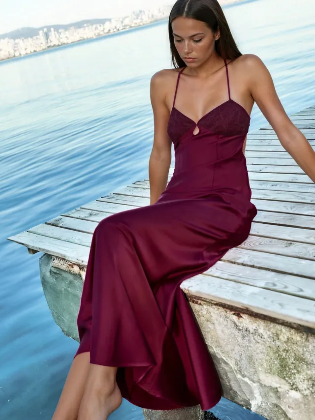 Hiccup Hart Kraag Kanten Detail Maxi Jurk Bordeauxrood
