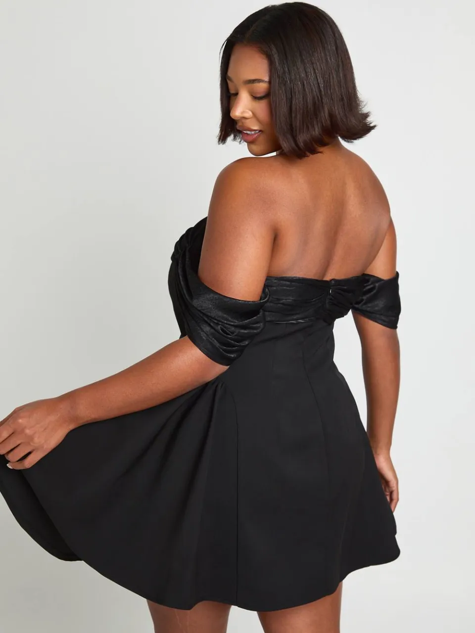 boohoo Dames Plus Fluweel Bardot Minijurk zwart, foto 2