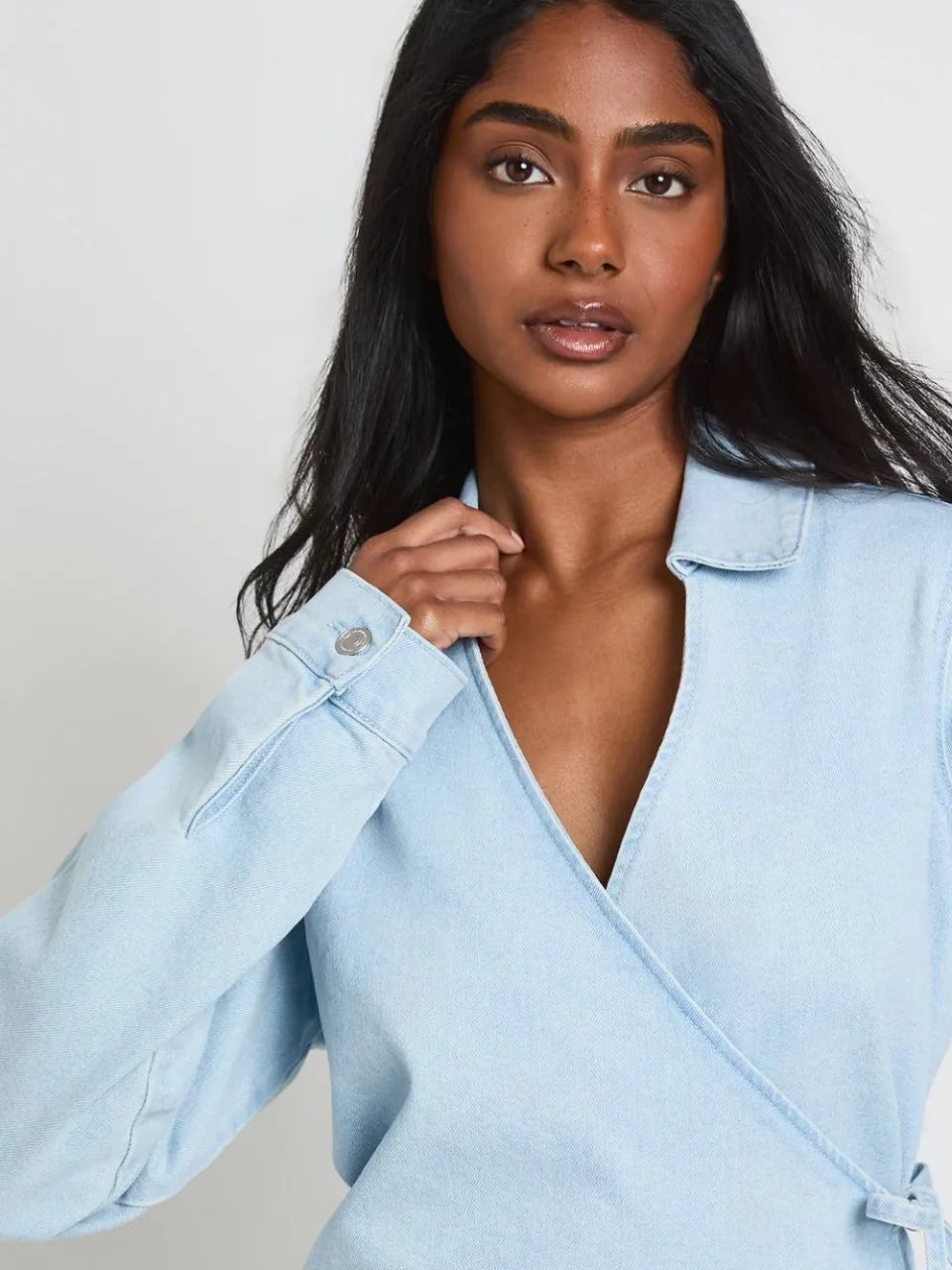 boohoo Dames Denim Wikkel Jurk, foto 4