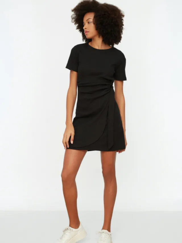 Trendyol TRENDYOLMİLLA Dames Zwart Effen Kort / Mini Kort Casual Bodycon Jurken