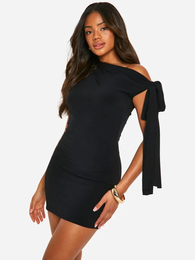 boohoo Dames Ruched Slinky Off The Shoulder Mini Jurk Zwart