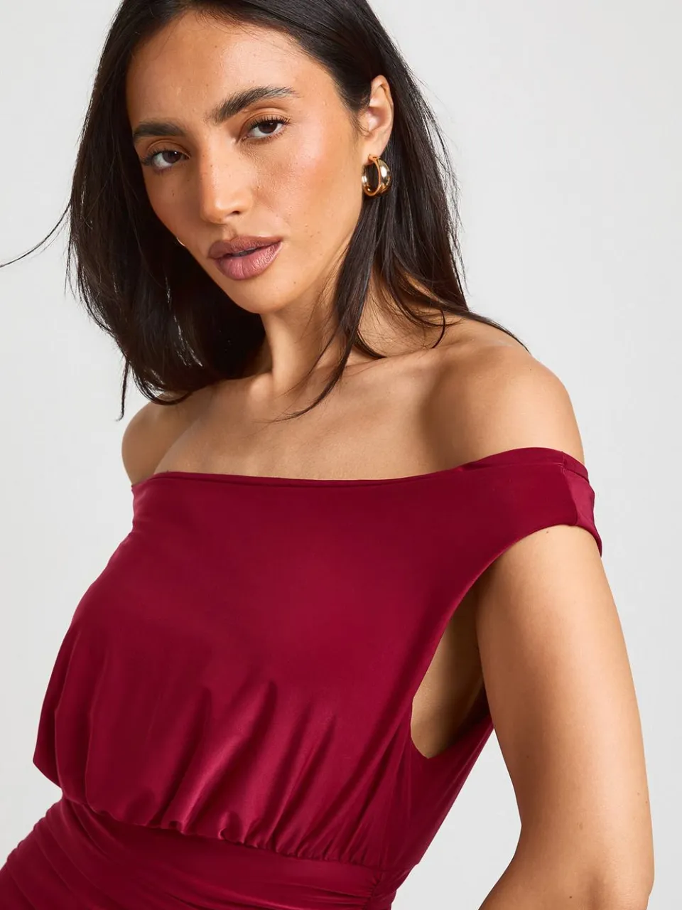 boohoo Dames Bardot Maxi Jurk Met Gerimpelde Bovenkant bessen, foto 4