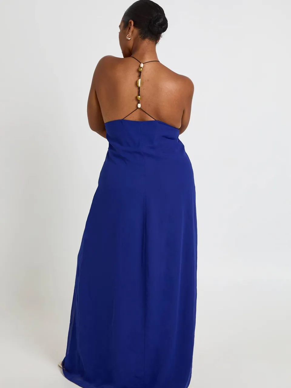 boohoo Dames Plus Hoge Col Open Rug Kralen Detail Maxi Jurk kobaltblauw, foto 2
