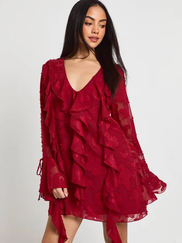boohoo Dames Burnout Bloemenprint Ruffle Shift Jurk Merlot