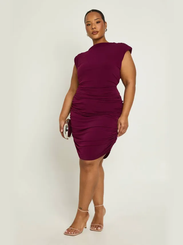 boohoo Dames Plus Slinky Schoudervulling Minijurk Blackcurrant