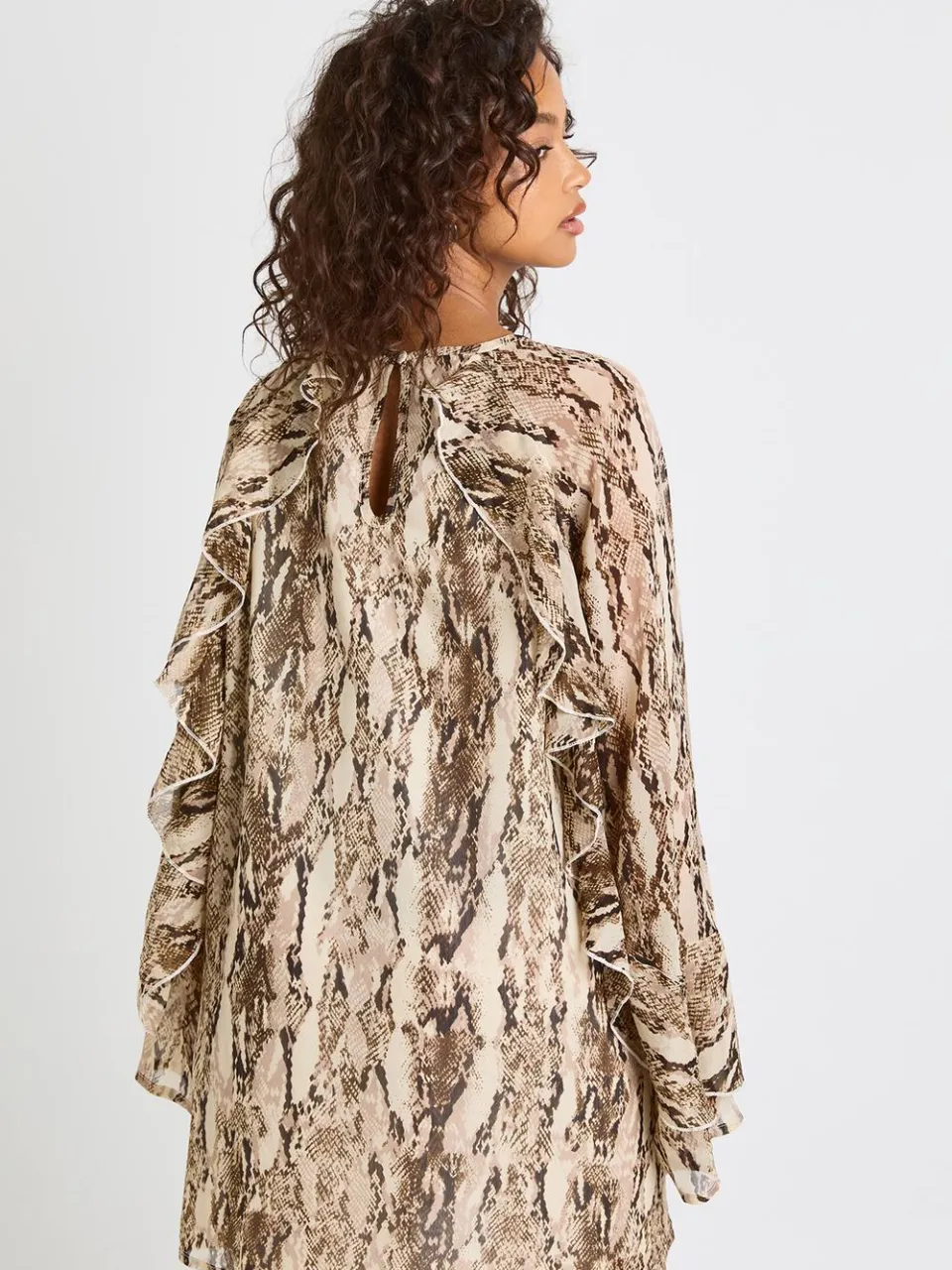 boohoo Dames Slangprint chiffon smockjurk steen, foto 3