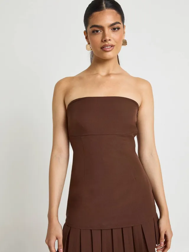 boohoo Dames Getailleerde Bandeau Mini Jurk Met Geplisseerde Rok chocoladebruin, foto 3