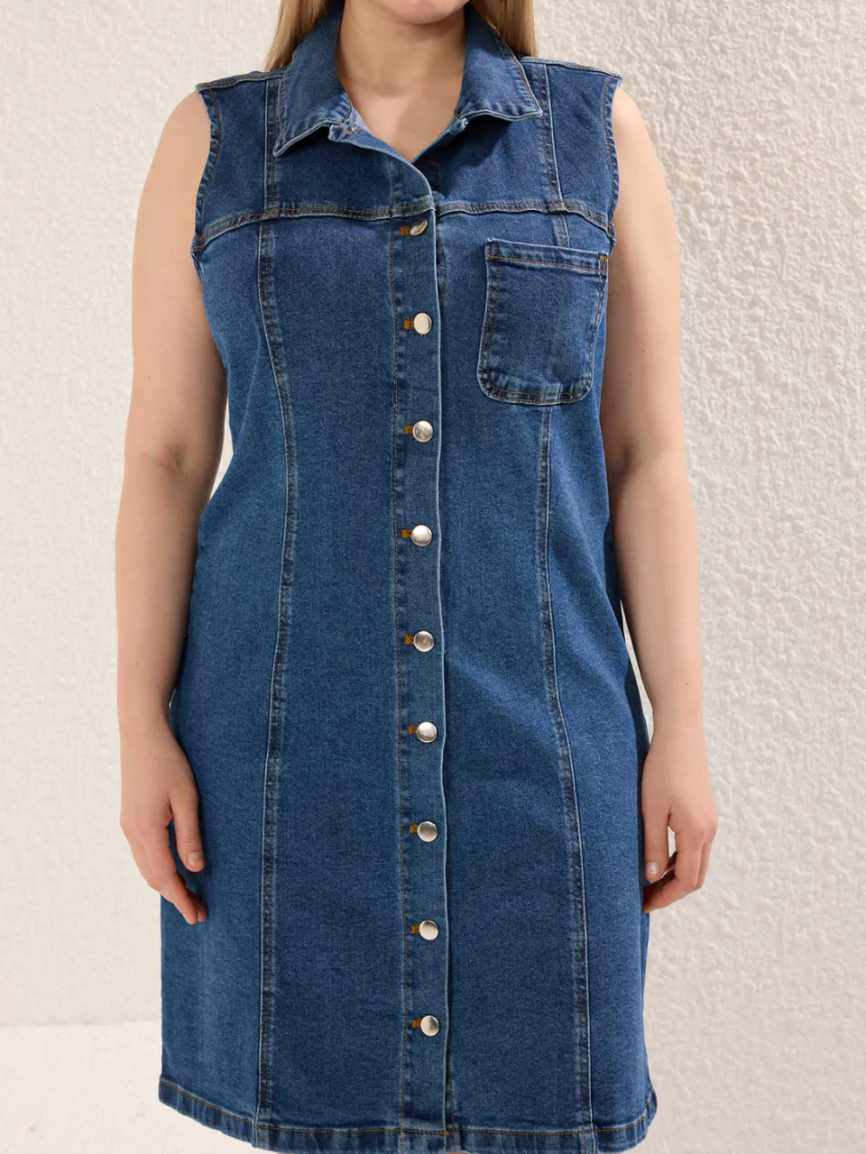 Trendyol Curve Dames Blauw Effen Kort / Mini Mouwloos Casual Recht Grote maten Jurk, foto 2