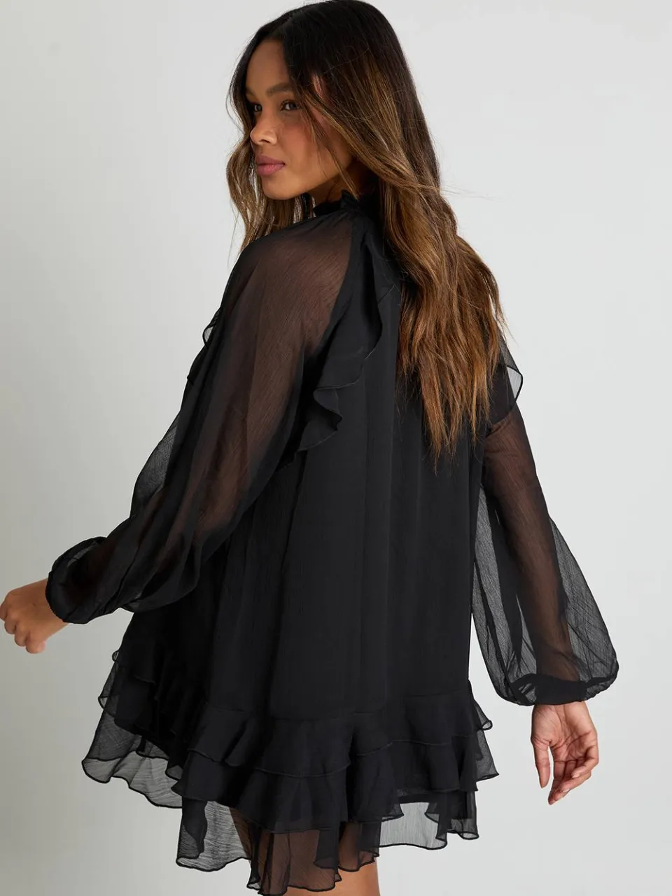 boohoo Dames Chiffon smockjurk met ruches zwart, foto 3
