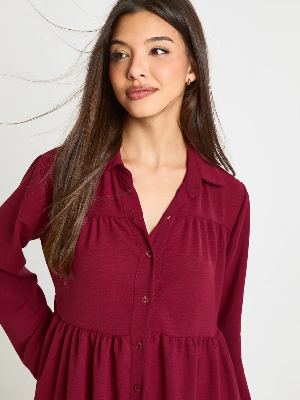 boohoo Dames Getextureerde gelaagde smockjurk merlot, foto 4