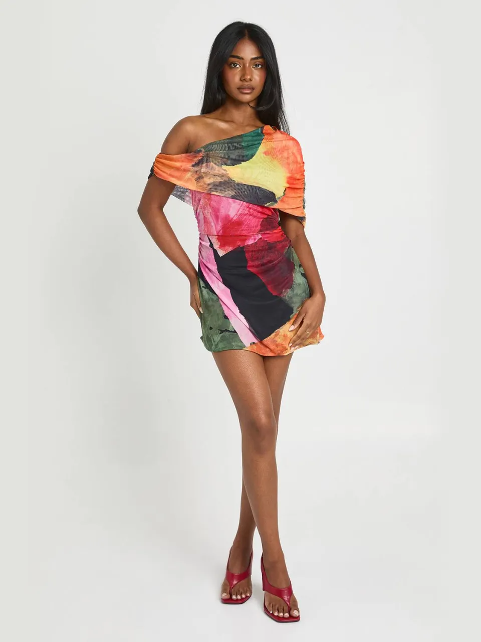 boohoo Dames Gebloemde Asymmetrische Mesh Mini Jurk Zwart
