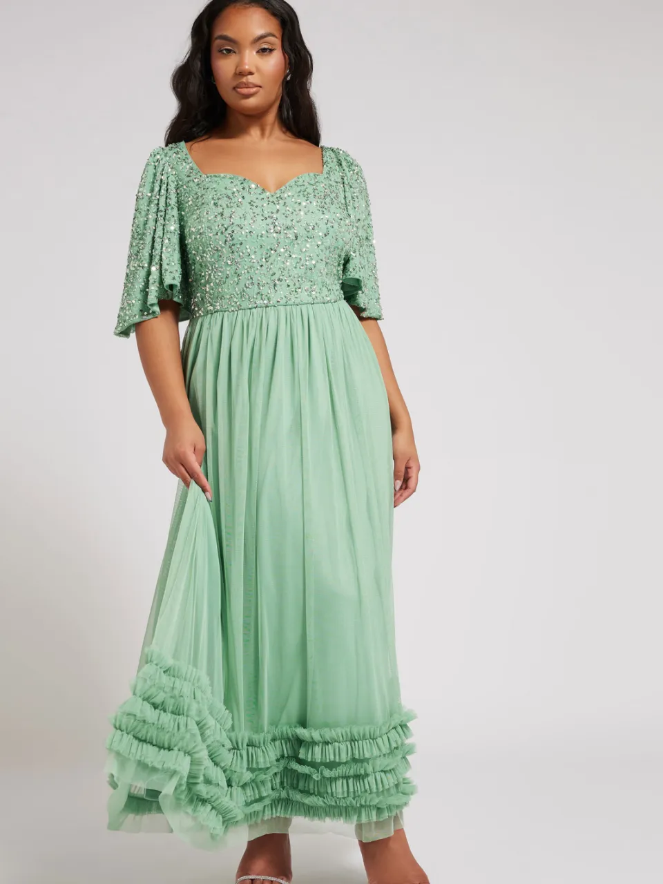 Luxe: Ultimate Embellishment Luxe Maxi Jurk Met Paillettenversiering En Ruches Langs De Zoom In Saliegroensize 48, foto 2