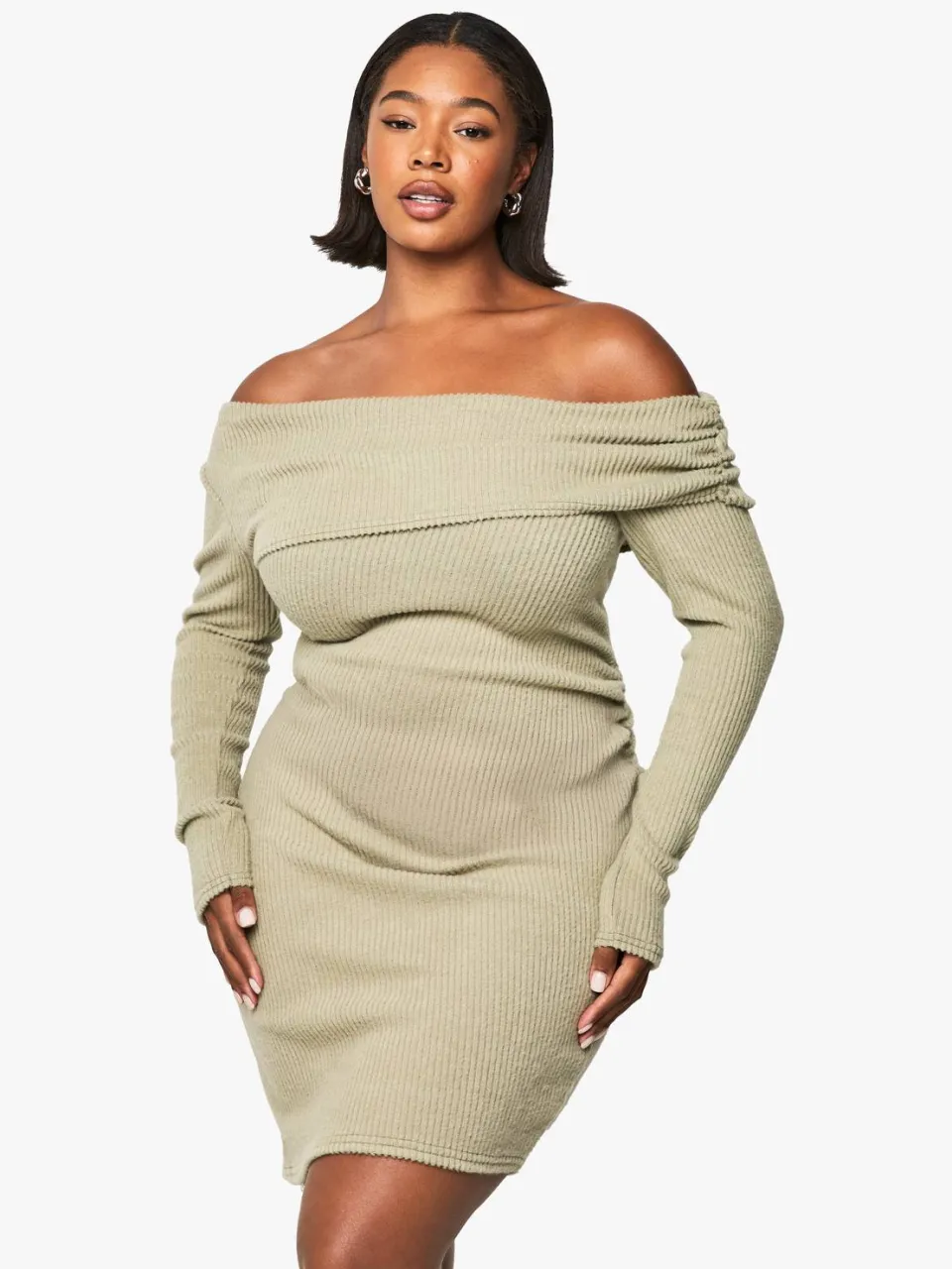 boohoo Dames Plus Soft Rib Asymmetrische Gerimpelde Bodycon Jurk Licht Kaki