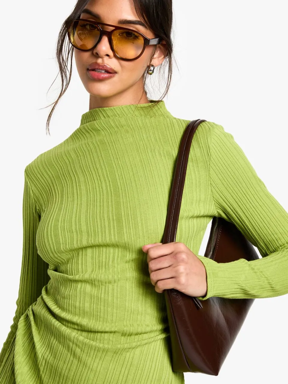 boohoo Dames High Neck Ruched Side Skater Jurk olijf, foto 4