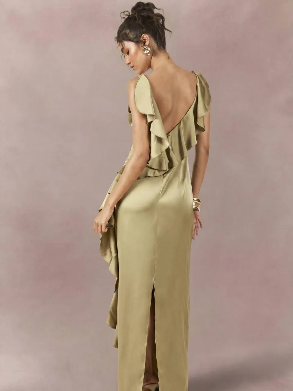 boohoo Dames Matte Satijnen Slip Jurk Met Ruches Op De Rug olijf, foto 2