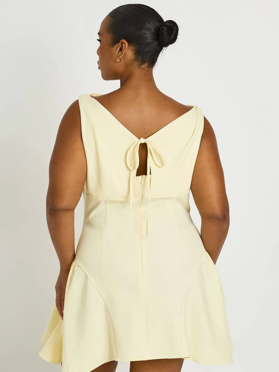boohoo Dames Plus Asymmetrische Skater Jurk citroen, foto 2
