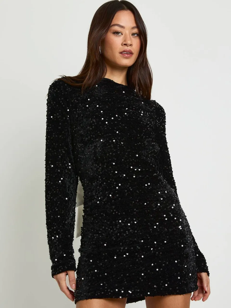 boohoo Dames Tall Fluwelen Pailletten Strik Rug Mini Jurk Zwart