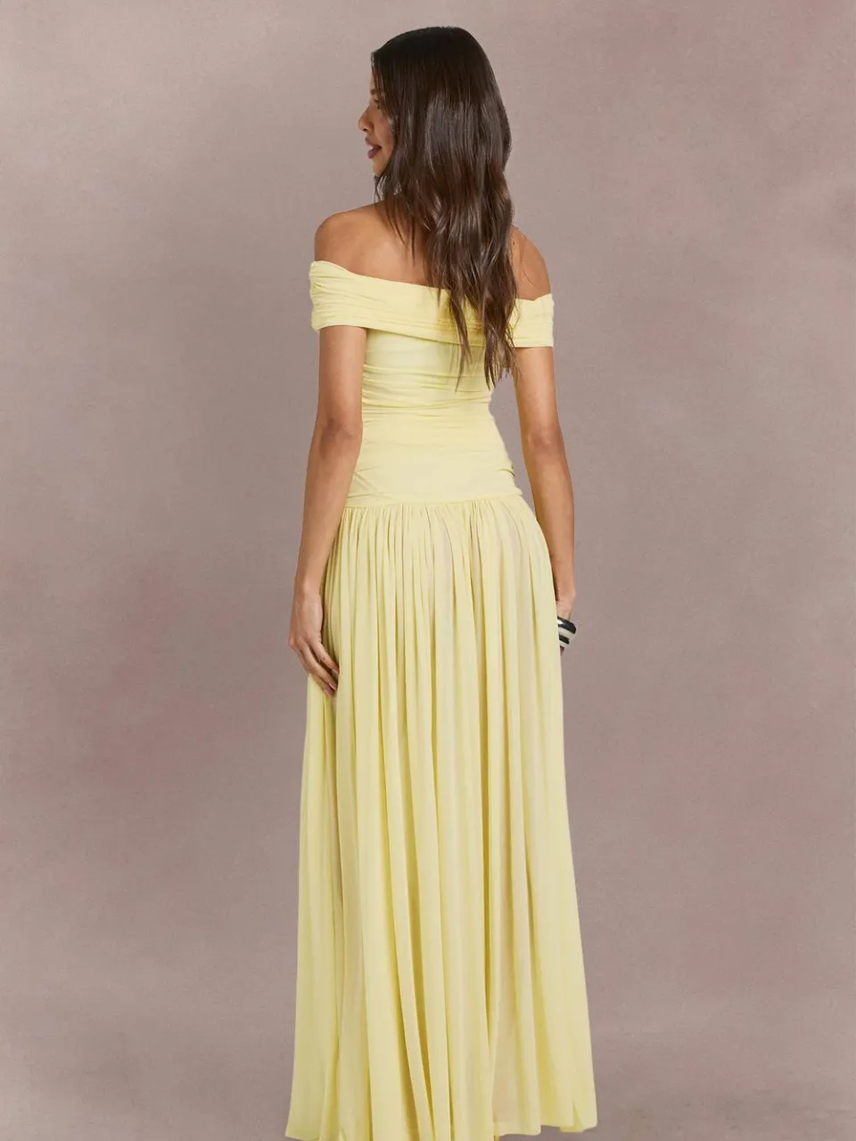 boohoo Dames Stretch Chiffon Bardot Maxi Jurk citroen, foto 2