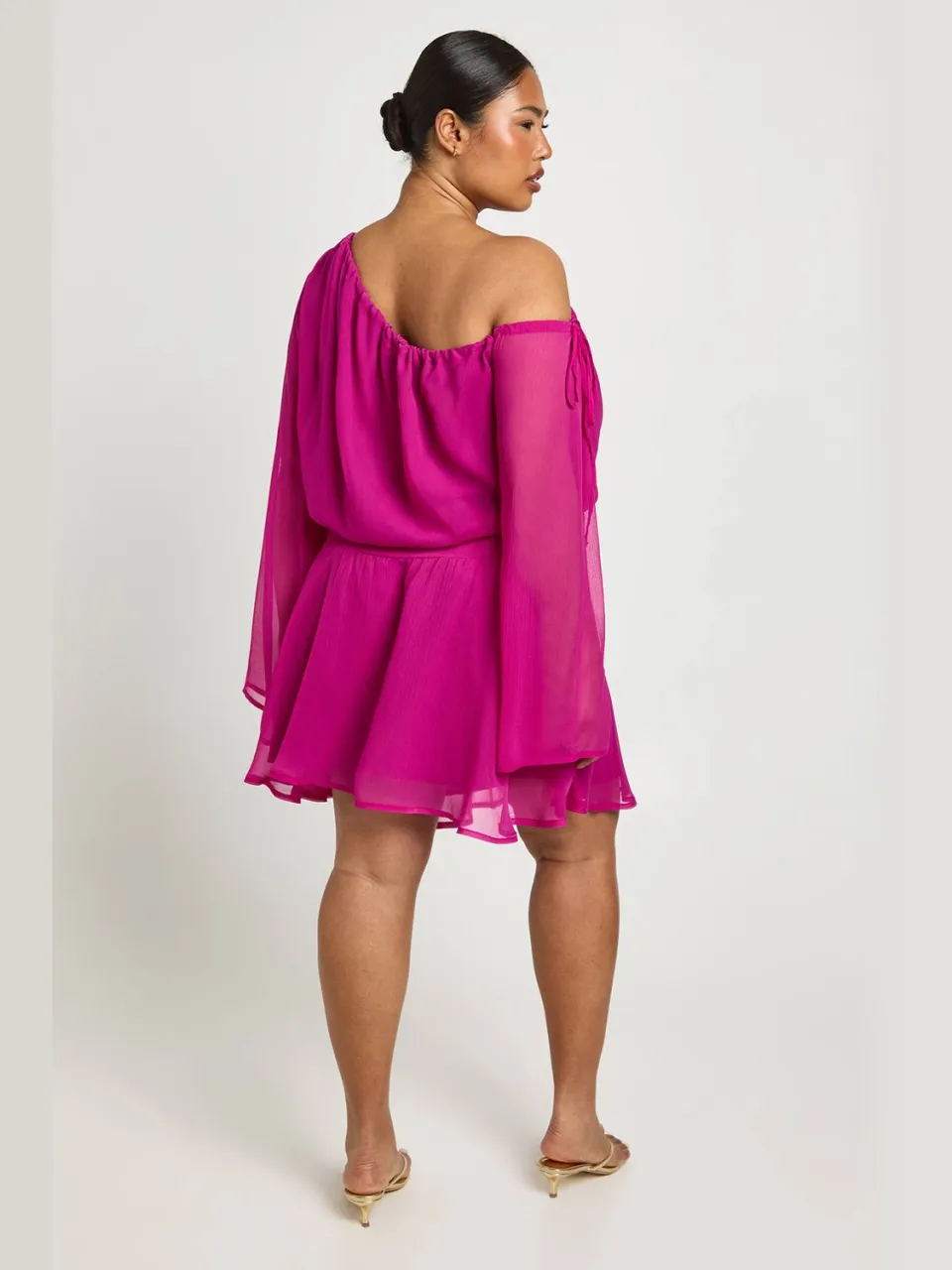 boohoo Dames Plus Chiffon Asymmetrische Skater Jurk fuchsia, foto 2