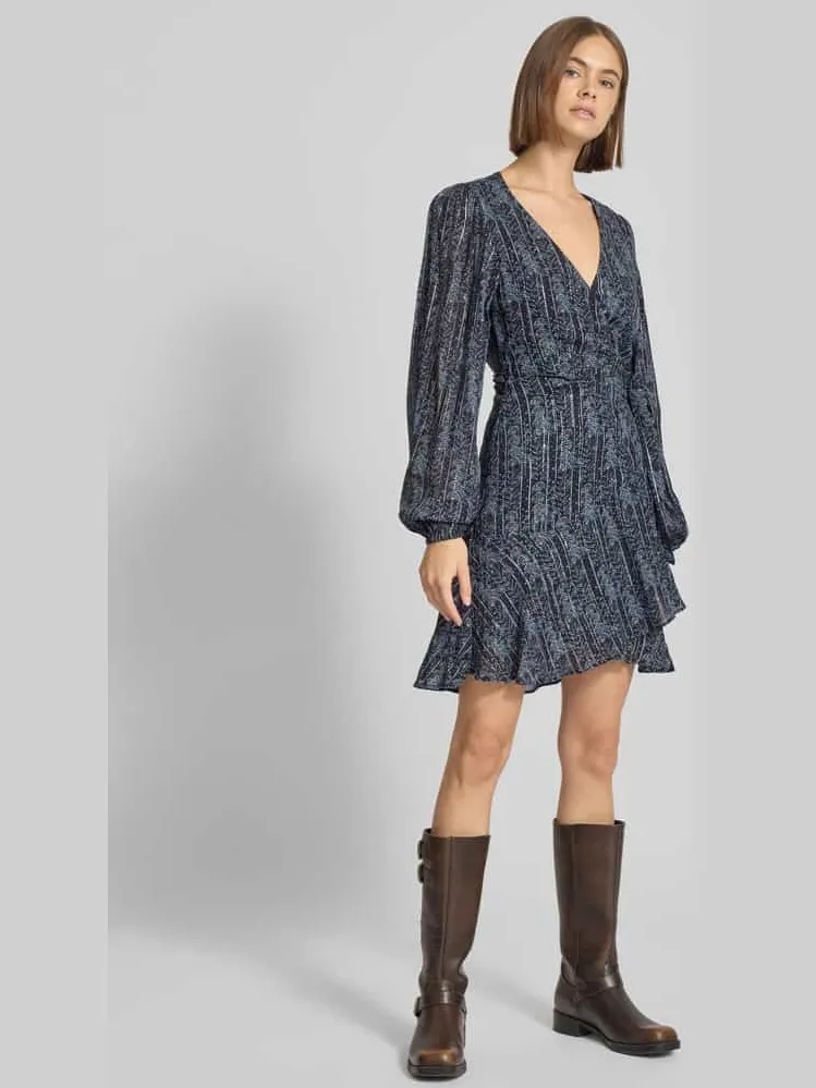 Pepe Jeans Nauwsluitende wikkeljurk met details van effectgaren, model 'MAISA' blauw, foto 4