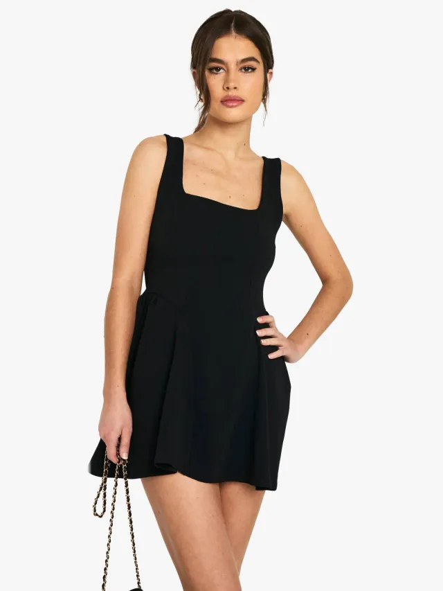 boohoo Dames Square Neck Full Skirt Mini Dress Zwart
