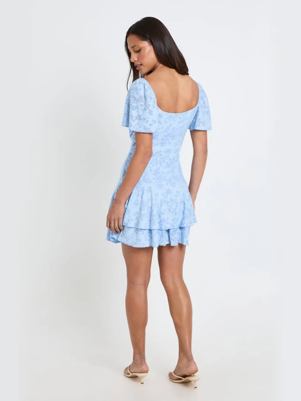boohoo Dames Burnout Bloemen Melkmeid Ruches Detail Jurk lichtblauw, foto 2