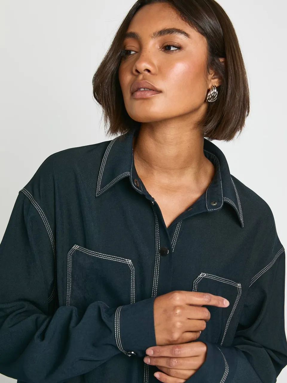 boohoo Dames Lange oversized overhemdjurk marineblauw, foto 4