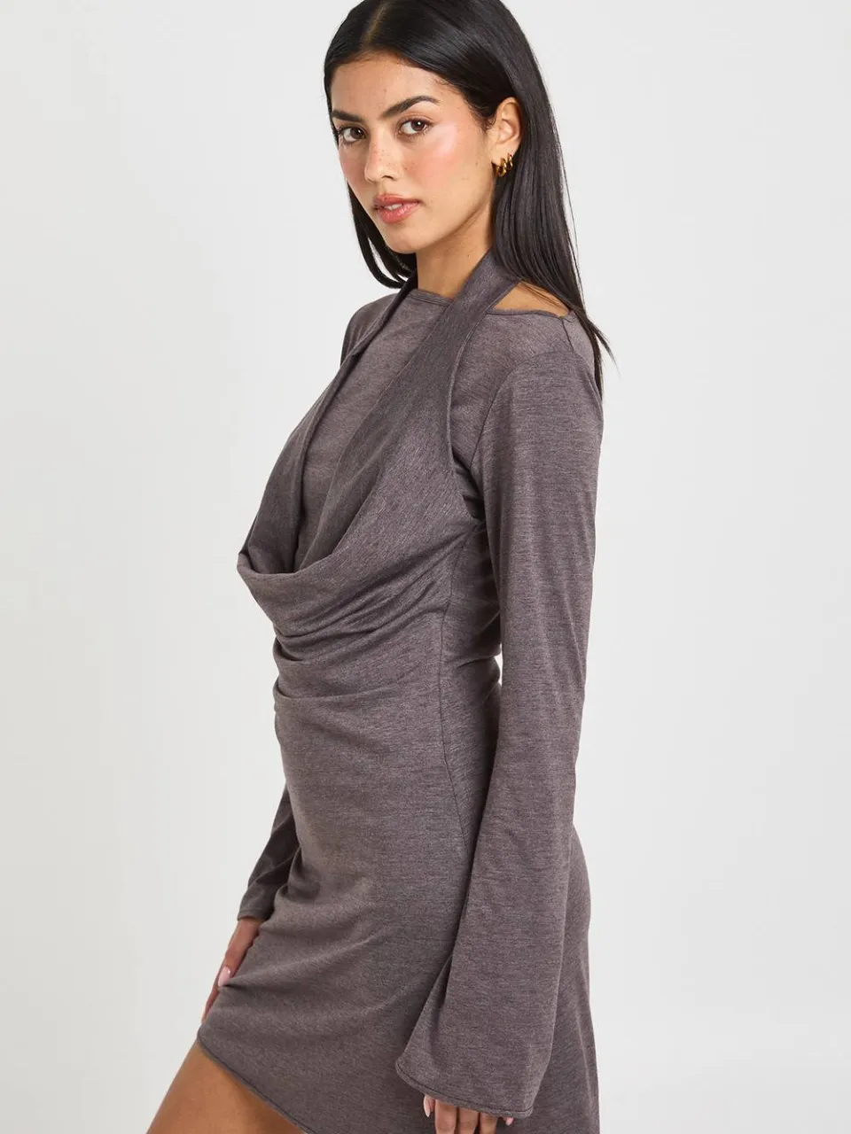 boohoo Dames Marl Halternek Cowl Lange Mouw Mini Jurk chocoladebruin, foto 3