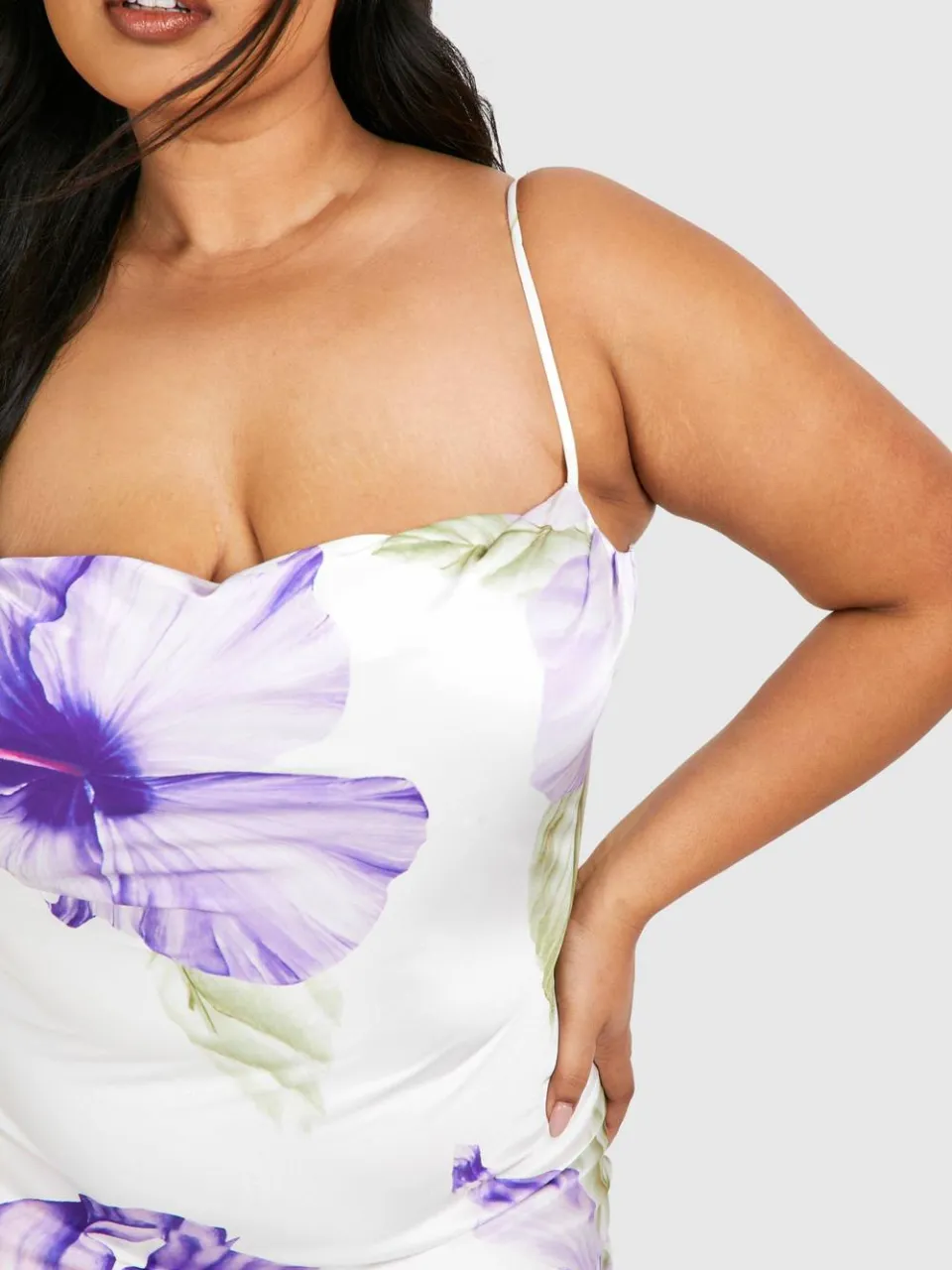 boohoo Dames Plus bedrukte midi slip jurk violet, foto 4