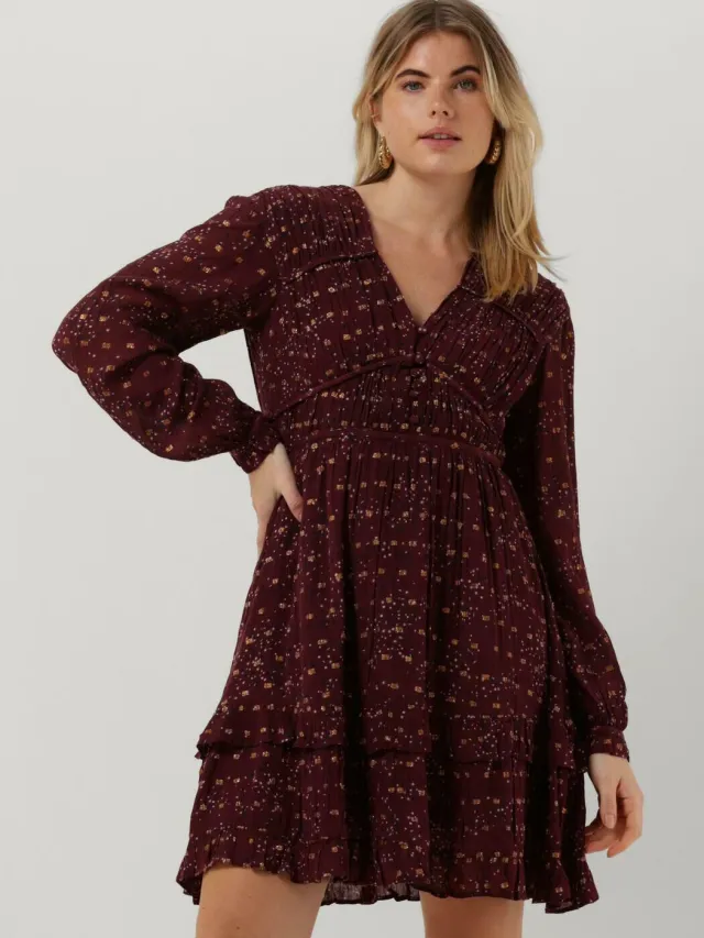 Scotch & Soda Dames Jurken Long Sleeved Lurex Jacquard Ruffle Dress With V-neck - Rood