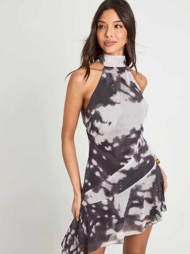 boohoo Dames Chiffon halternek mini-jurk met ruches Zwart