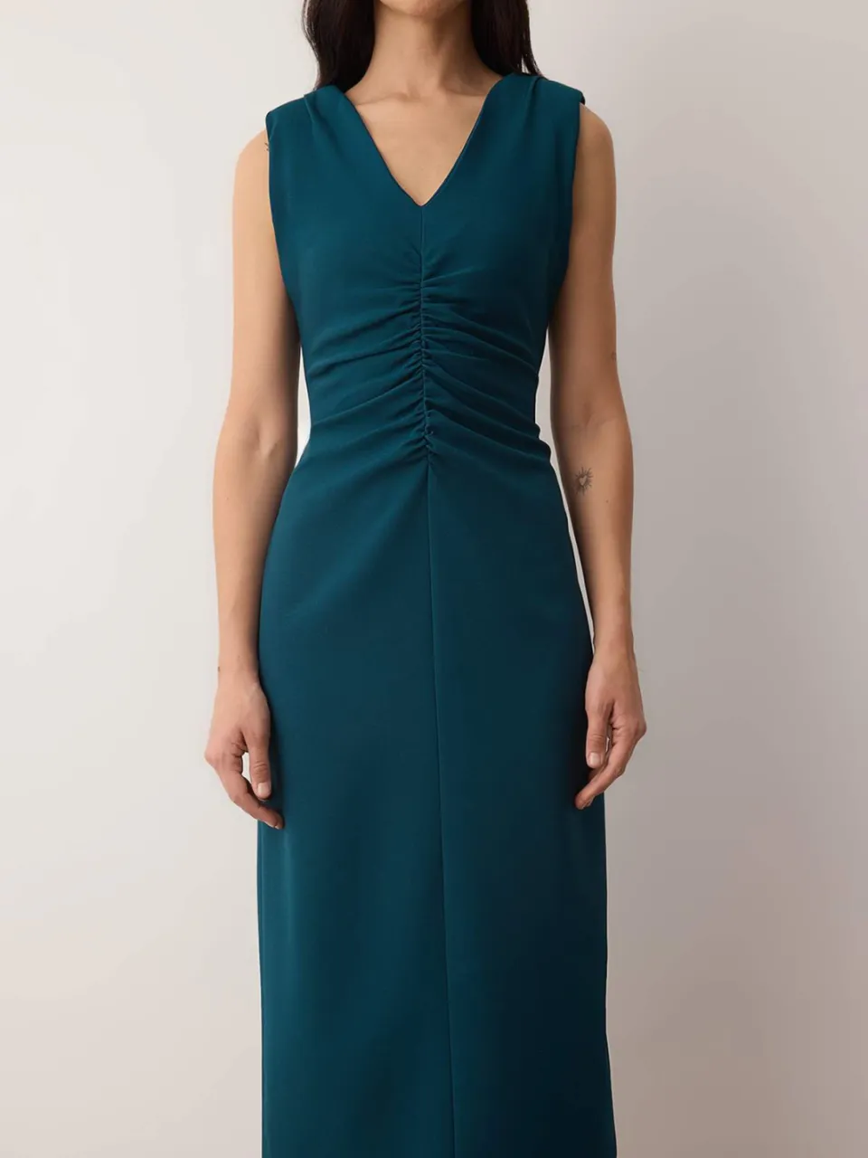 Trendyol TRENDYOLMİLLA Dames Groen Effen Midi Kort Casual Bodycon Jurken, foto 2