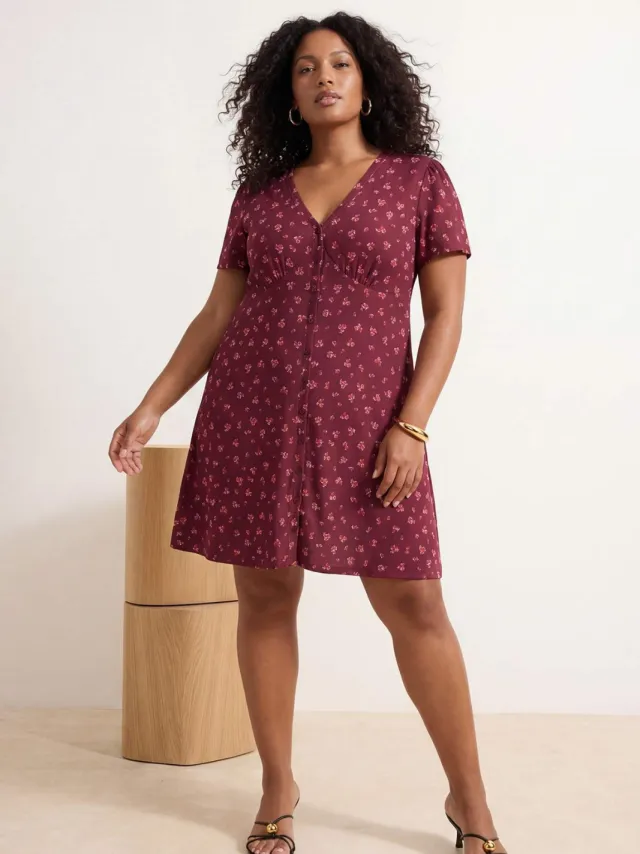Trendyol Curve Dames Bordeaux Bloemen Kort / Mini Kort Casual Skater Grote maten Jurk Bordeauxrood