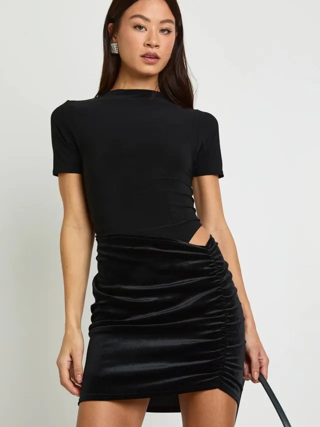 boohoo Dames Lange fluwelen mini-jurk met kapmouwen zwart, foto 3
