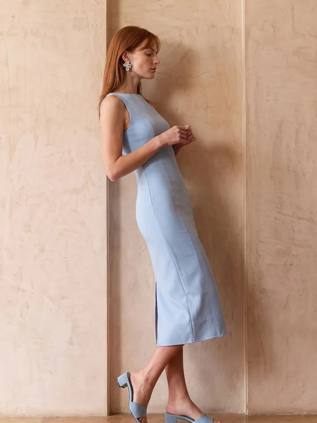 Dilvin Mouwloze Midi Bodycon Jurk met Split Lichtblauw